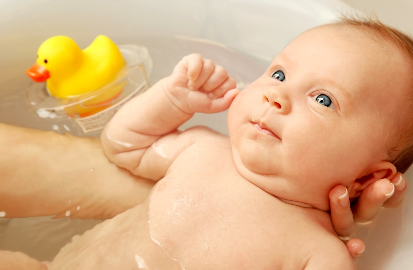 как мыть новорожденного